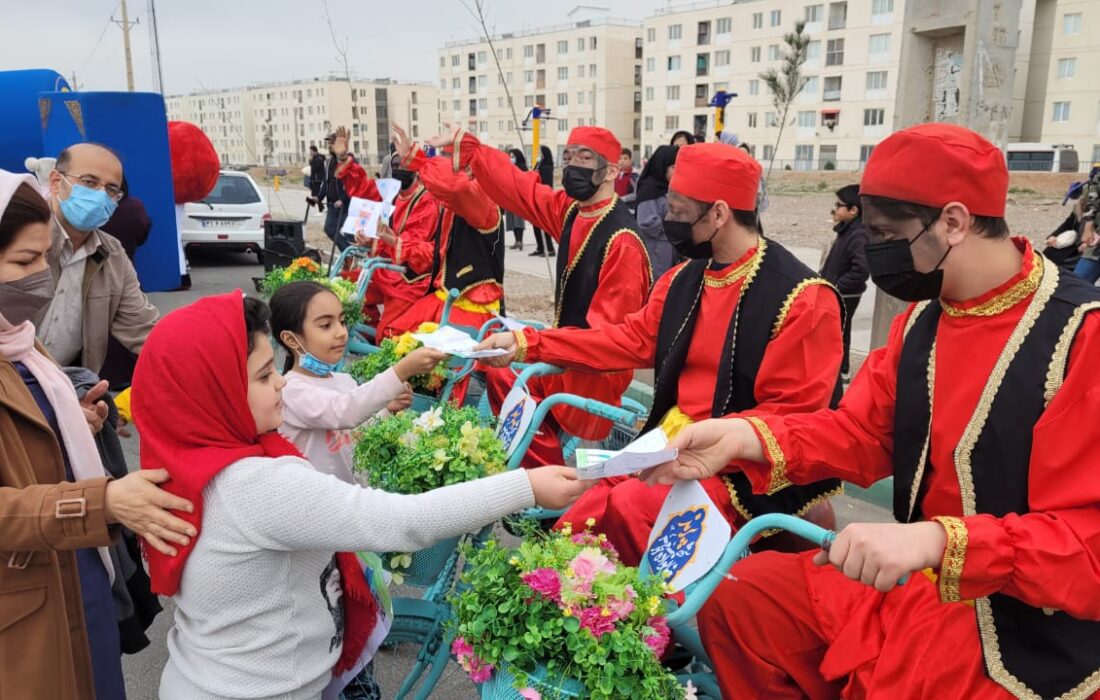 لبخند شادی بر چهره پُر مهرِ شهروندان پرند